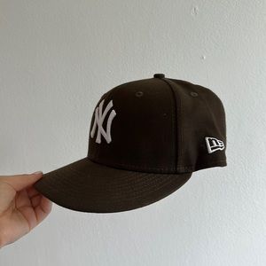 Fitted Brown Yankee Hat